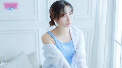 超高清4k蓝背心小姐姐