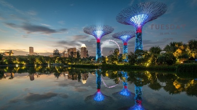 夕阳江边城市风景