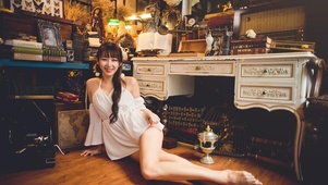 笑起来很好看的美腿学妹