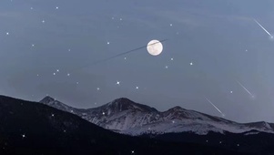 月初山头  壁纸