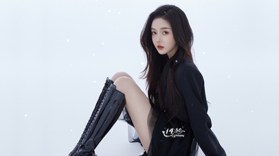 黑色长发美女美腿