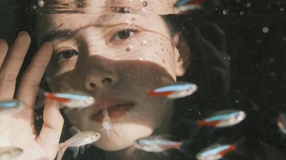 池中少女（非主题）