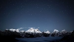 雪山顶的星空