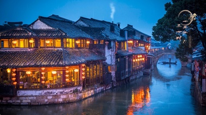 唯美江南水乡夜晚雨天小镇