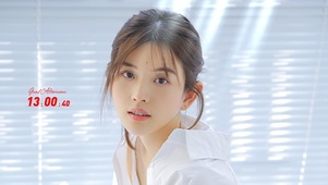 白衬衫女孩