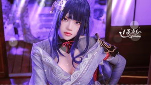 4K性感清纯二次元美女