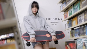 滑板女孩