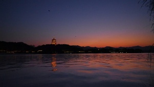 雷峰夕照