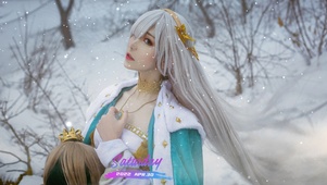 大雪纷飞的美少女