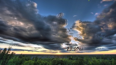 乌云密布的天空