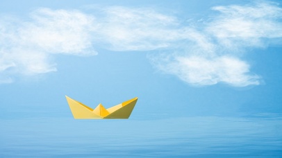 海上漂泊的小纸船