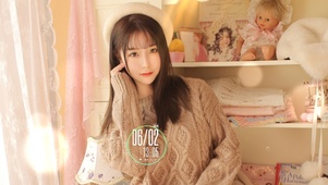 居家性感清纯女孩