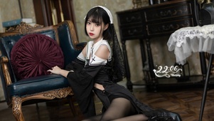 黑丝性感修女