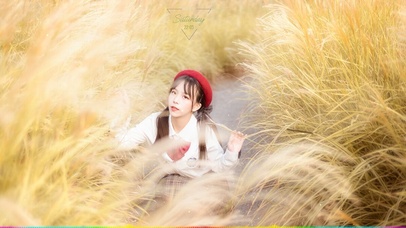 草丛里的红帽JK女友