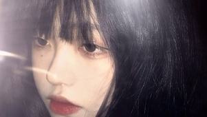 忧郁美女