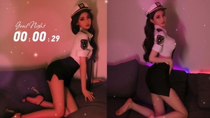纯欲警服小姐姐