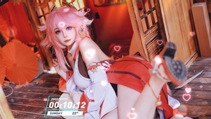 清纯长腿动漫美女