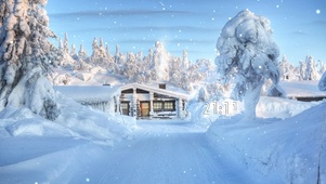 冬季暴风雪的村庄