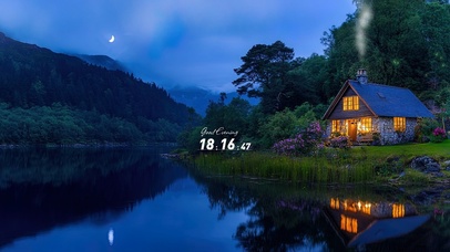 夜晚湖景小屋微光