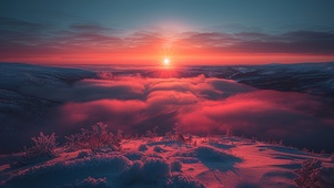 落日雪原云海