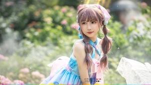 清纯真人cos二次元小姐姐