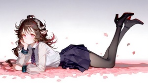 趴着的黑丝jk少女-艾雅法拉