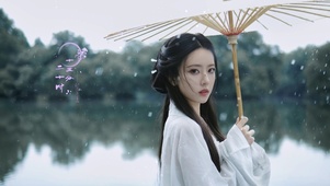 雨中古风美女