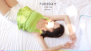 爱睡觉的绿衣美女