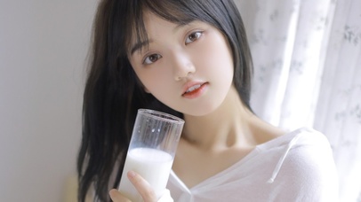 肌肤白的气质美女3