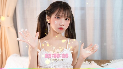 生日会上的双马尾美女