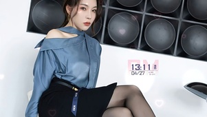 4K性感长腿制服美女