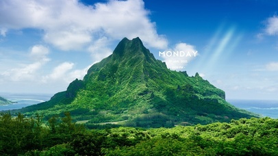 蓝天白云下青山