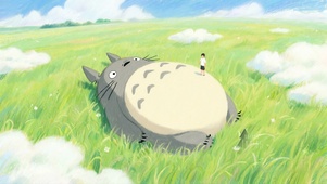 草原上站龙猫肚子上的小人