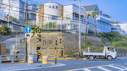 入冬的小城街道