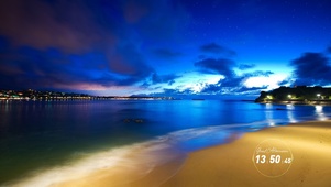 夕阳蓝天碧海村庄
