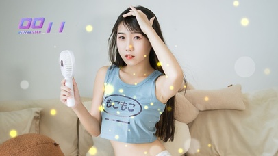 夏日居家清纯美女
