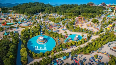 蓝天下的游乐园