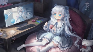 熬夜追剧的萝莉