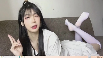 性感白丝居家美女 白丝大长腿