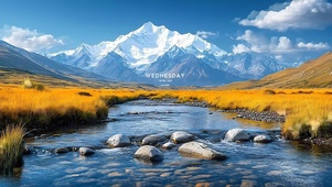 草原雪山河流
