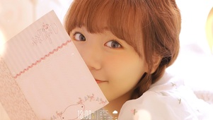 大眼睛可爱美女