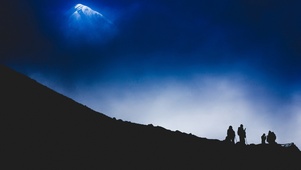 雪山之下