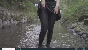 性感黑丝JK大长腿 玩水美少女