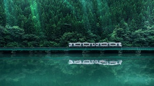 山林间