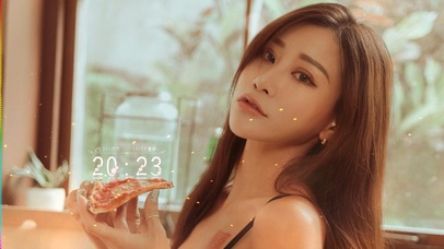 爱吃披萨的性感美女