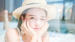 4K 可爱俏皮眨眼的清纯美少女