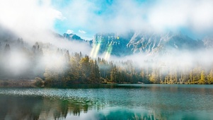 云雾湖水