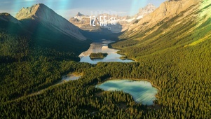 山谷湖泊