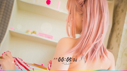 短发学妹的背影