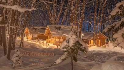 白雪皑皑中温馨的小木屋